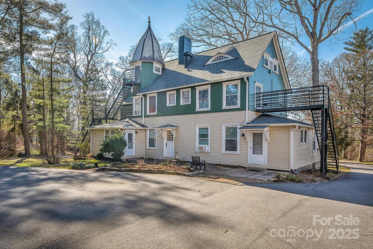 15 Grindstaff Dr., Asheville, NC 28803