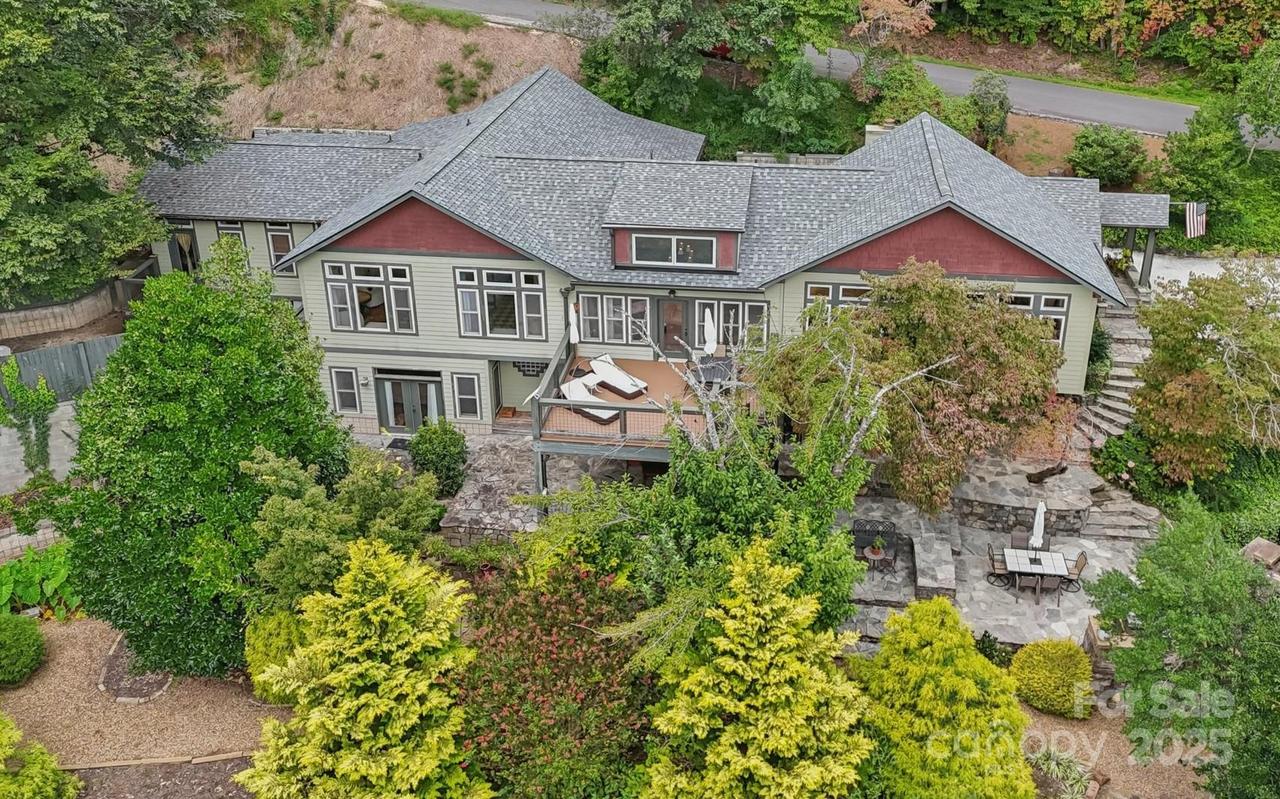 193 Gateway Dr., Lake Lure, NC 28746