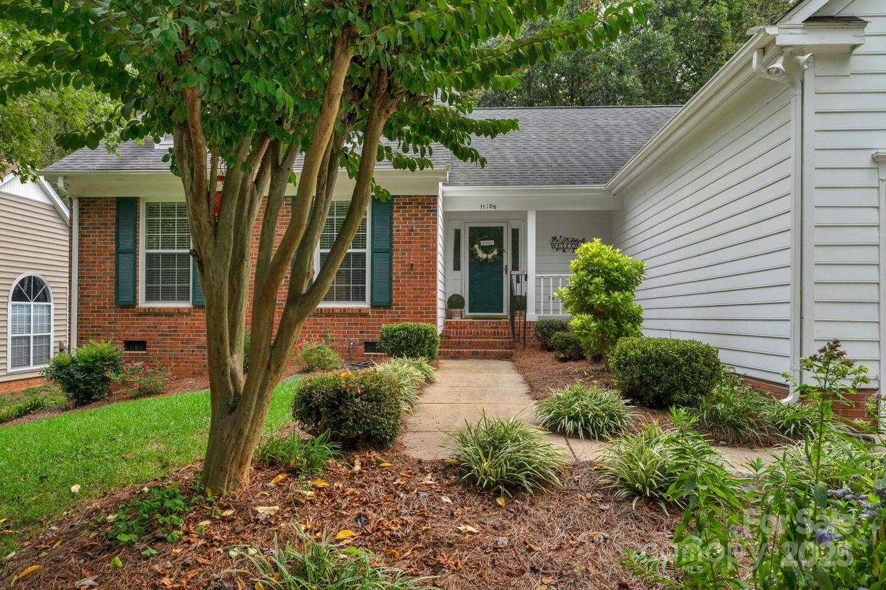 11106 Pale Hickory Ln., Charlotte, NC 28215