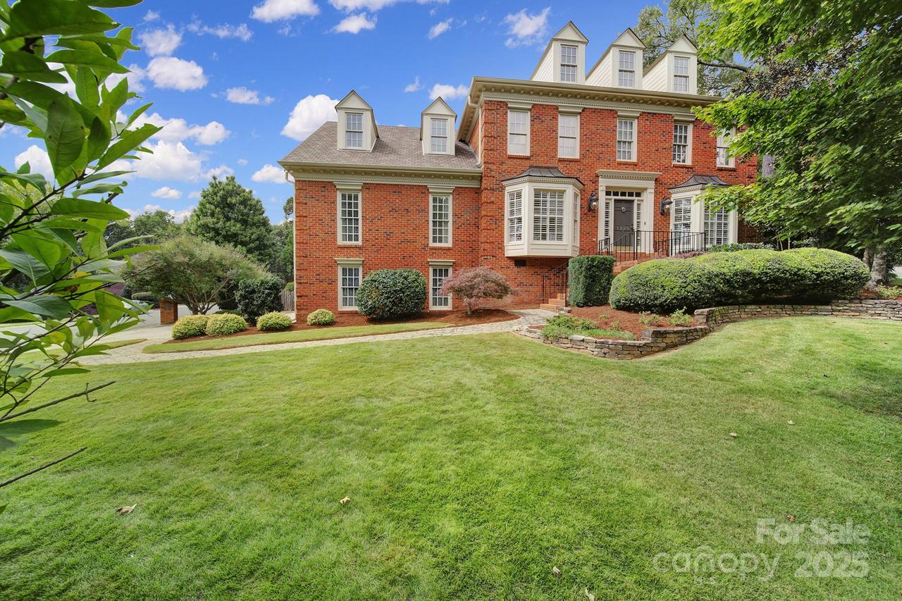 1225 Sydney Dr., Charlotte, NC 28270