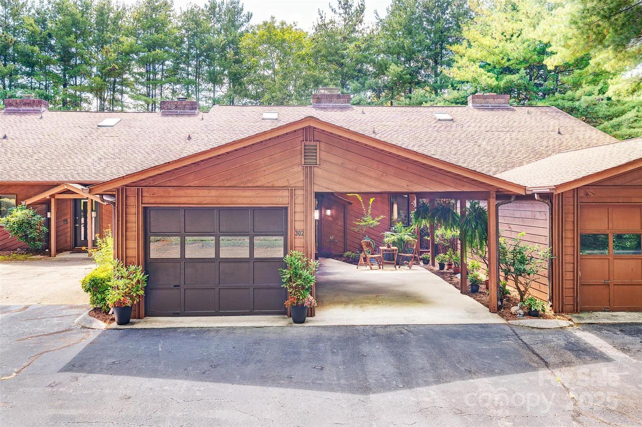 302 Woodfield Dr., Asheville, NC 28803