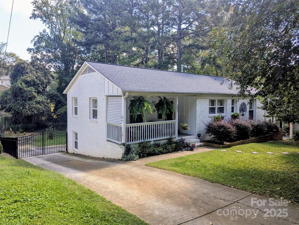 201 Wyanoke Ave., Charlotte, NC 28205