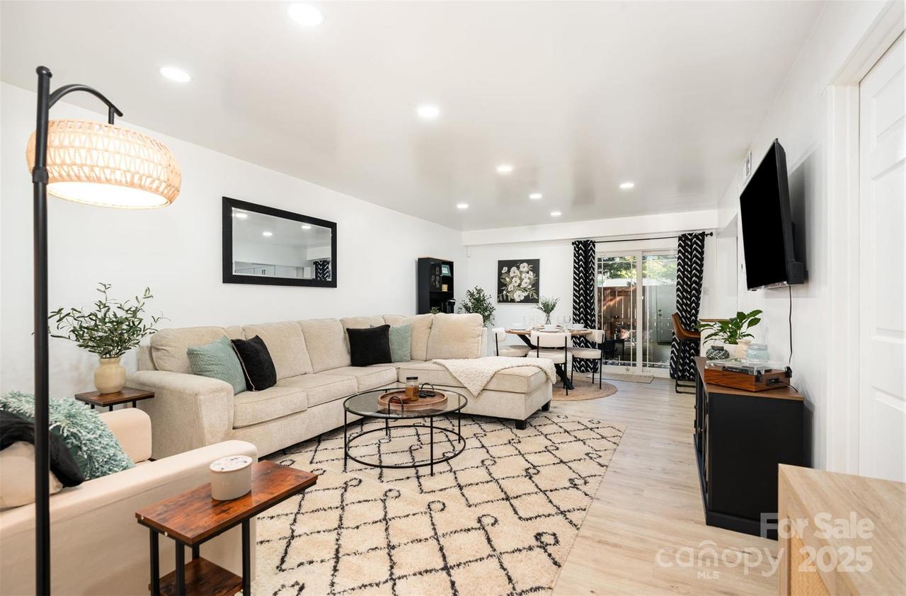 1635 Merry Oaks Rd., Charlotte, NC 28205