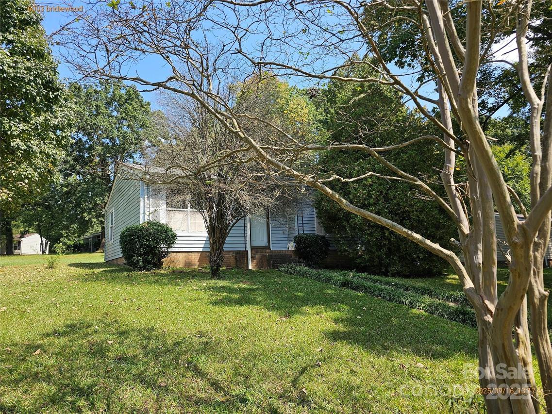 6003 Bridlewood Ln., Charlotte, NC 28215