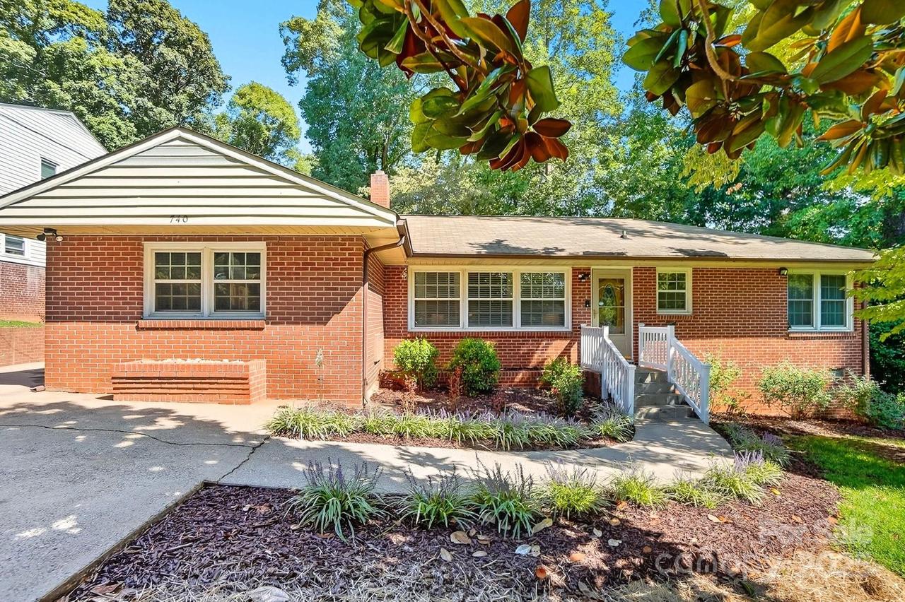 740 Crestwood Ave., Gastonia, NC 28054