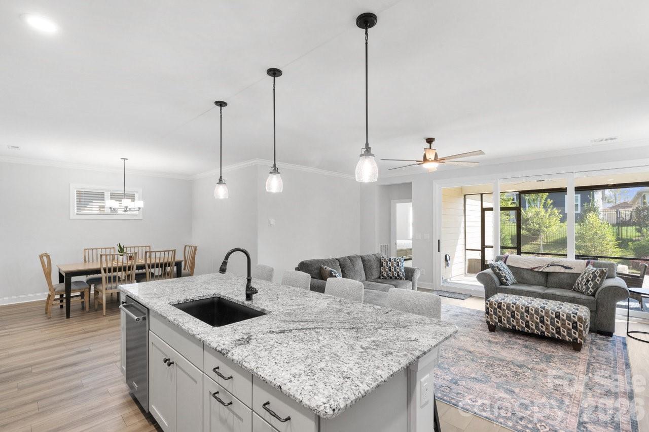 6096 Pier Dr., Denver, NC 28037