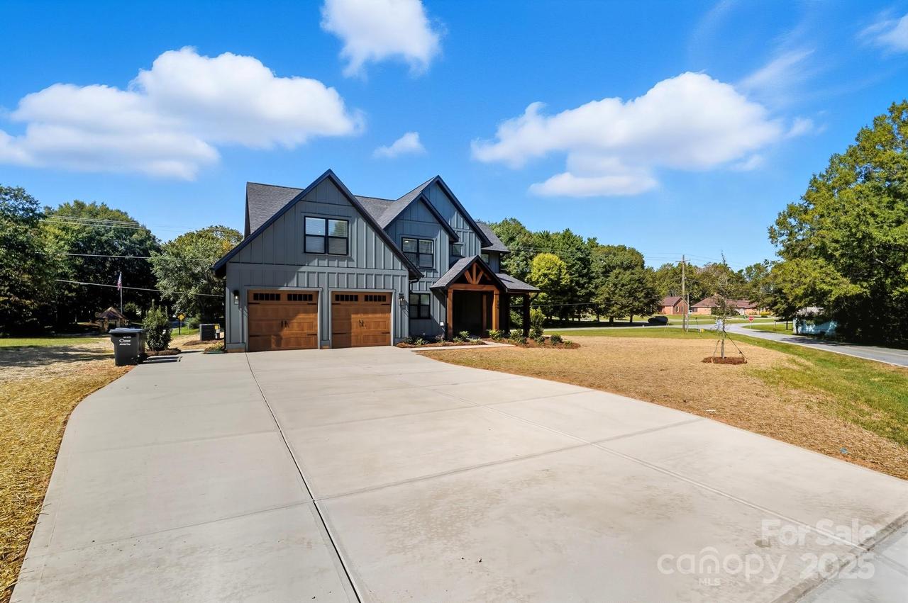 108 Smith Clemmer Rd., Mount Holly, NC 28120