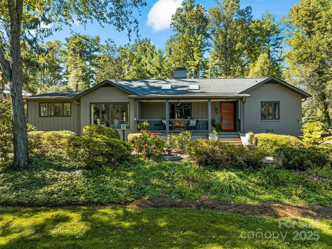 5 Busbee Rd., Asheville, NC 28803