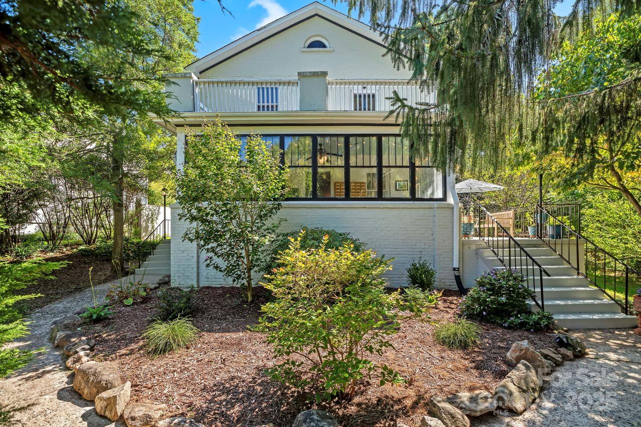 75 Lakewood Dr., Asheville, NC 28803