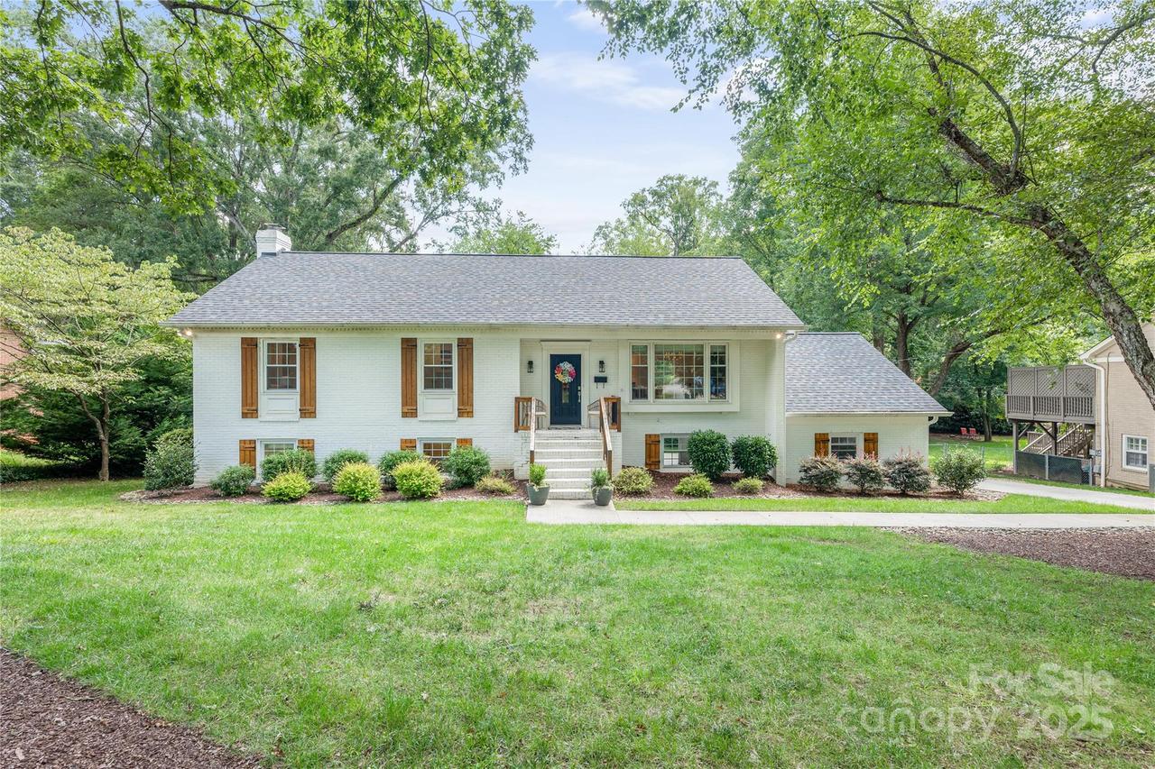 3101 Brookridge Ln., Charlotte, NC 28211