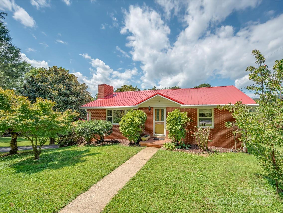 41 Wesley Branch Rd., Asheville, NC 28806