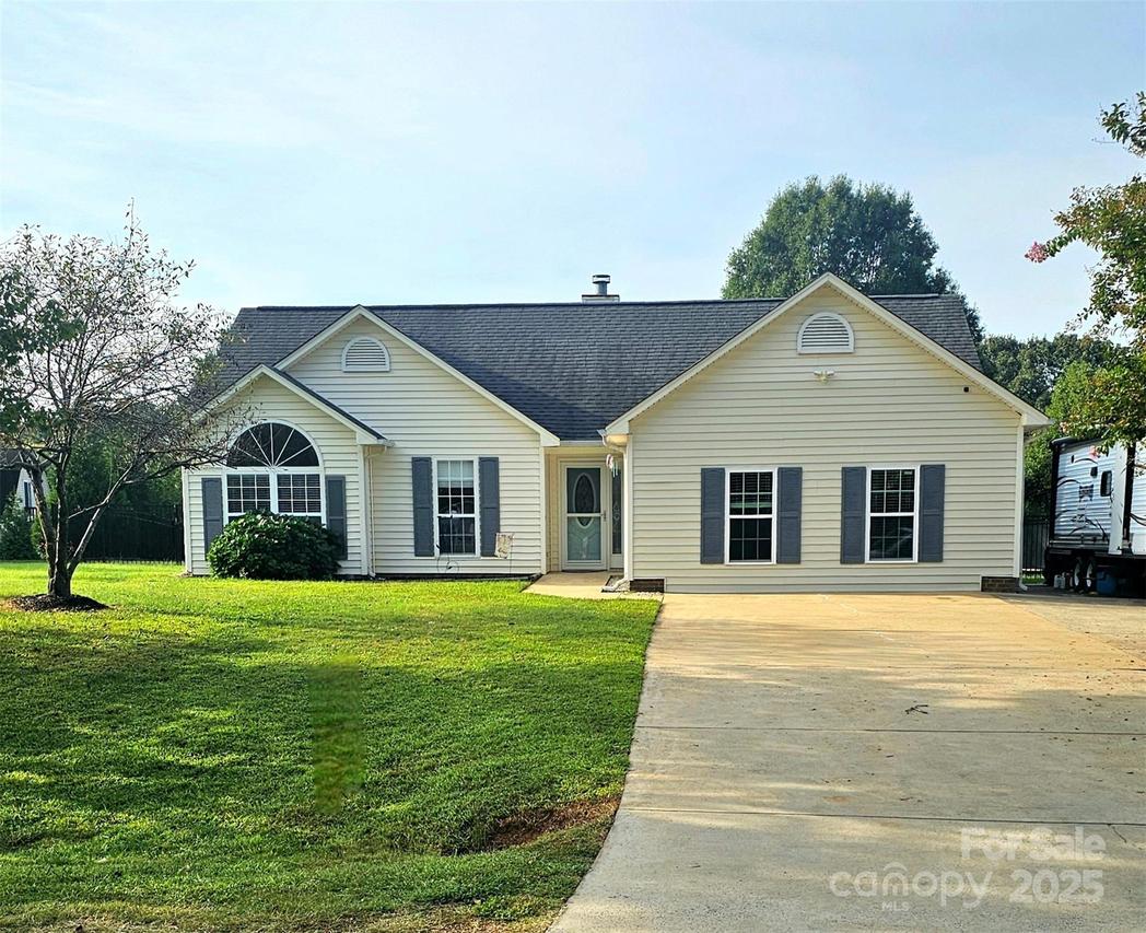7883 Stillwater Dr., Sherrills Ford, NC 28673