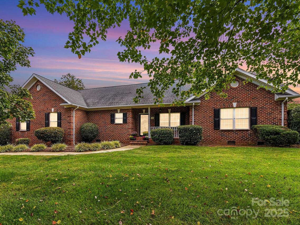 192 Baymount Dr., Statesville, NC 28625