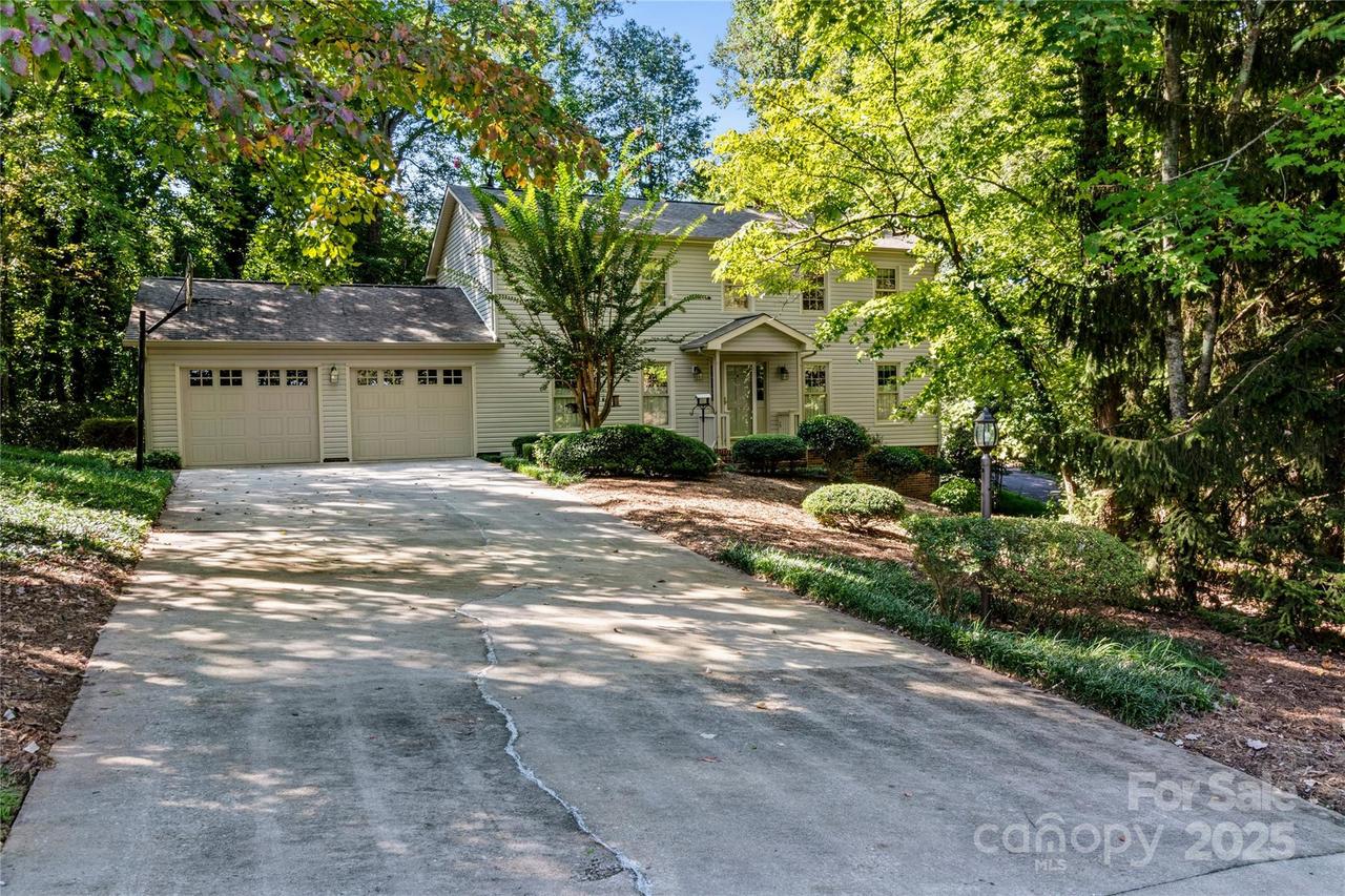 205 N Quail Cir., Wilkesboro, NC 28697