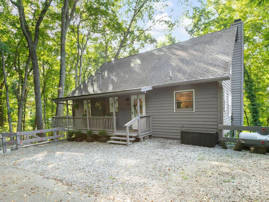 139 Kammerer Dr., Waynesville, NC 28785