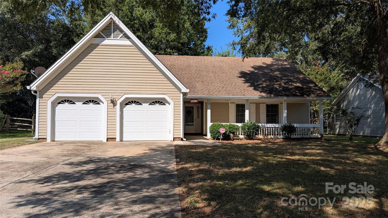 13506 Stephendale Dr., Charlotte, NC 28273