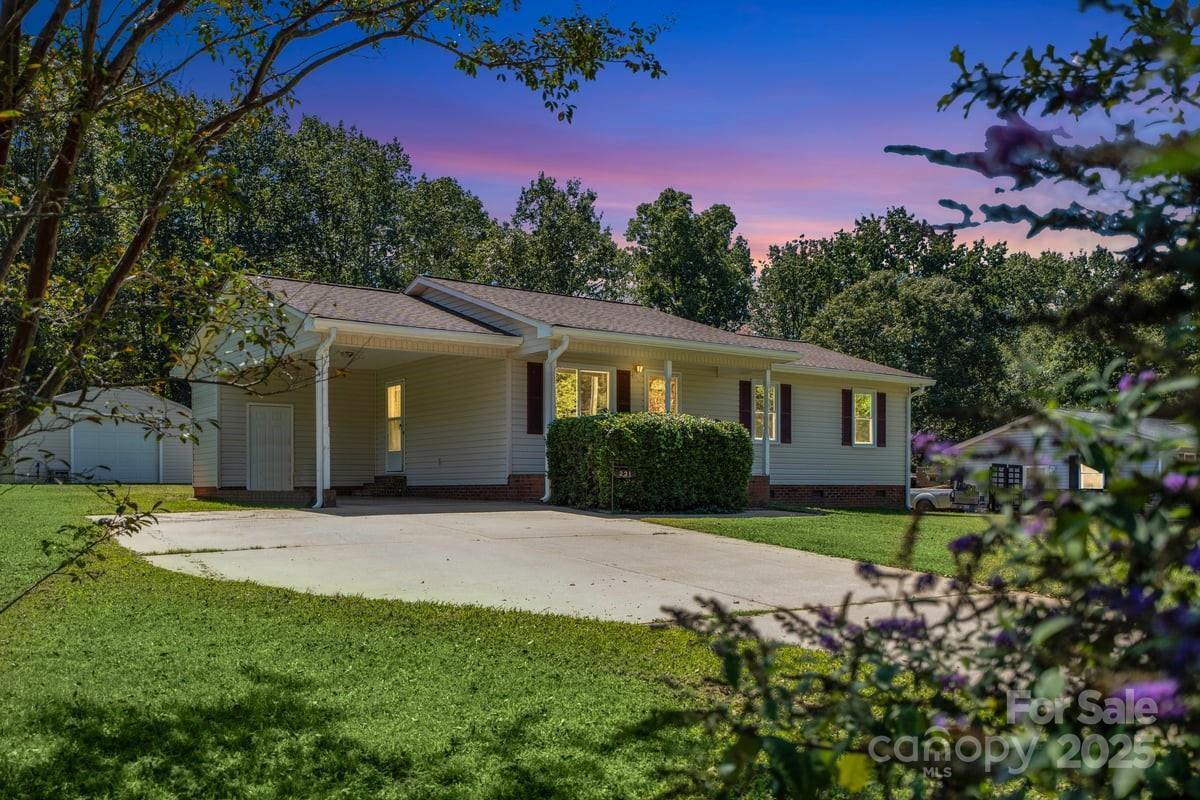 231 Pineland Ave., Shelby, NC 28152