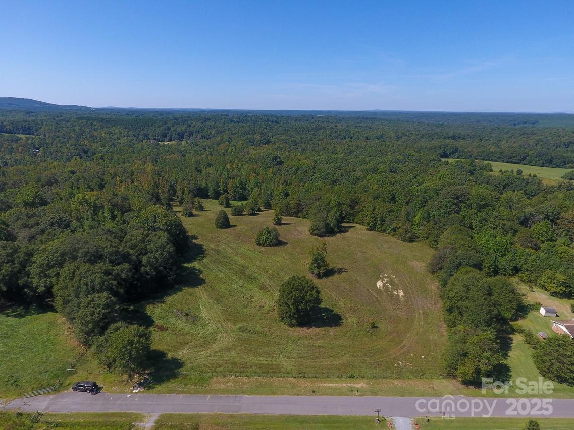 320 Mallard Dr., Grover, NC 28073
