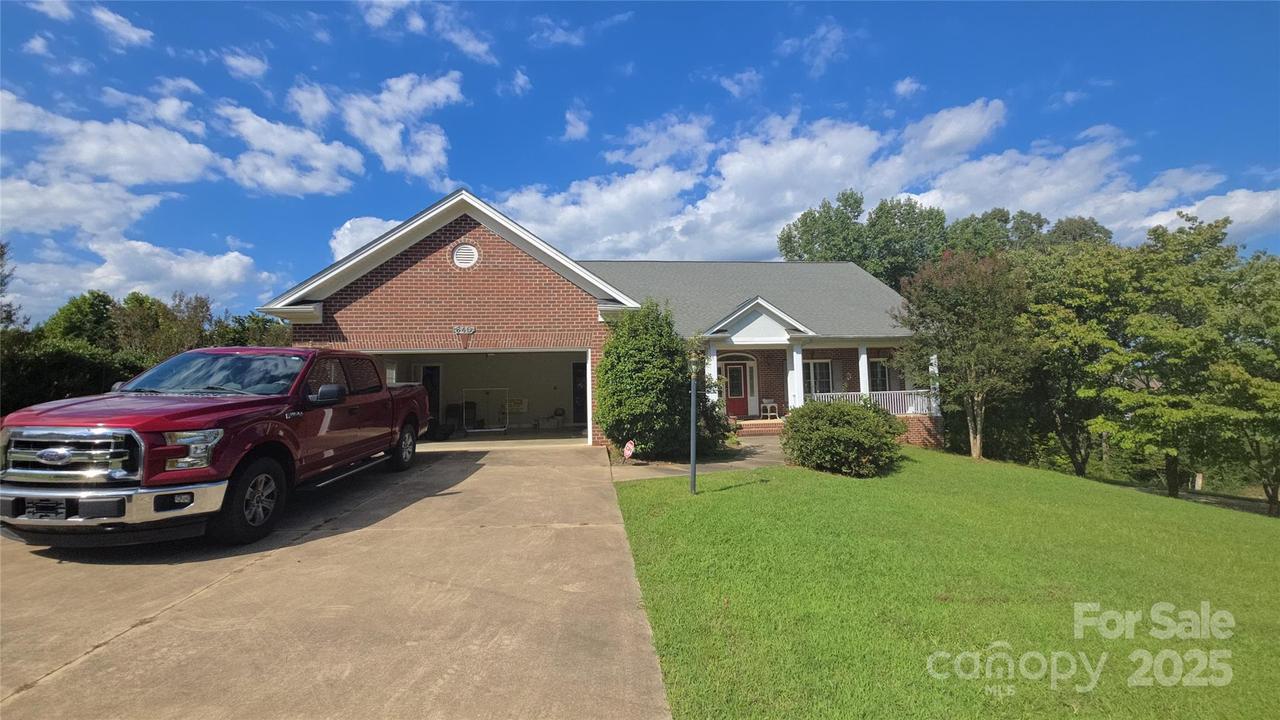 640 40th Avenue Ln., Hickory, NC 28601
