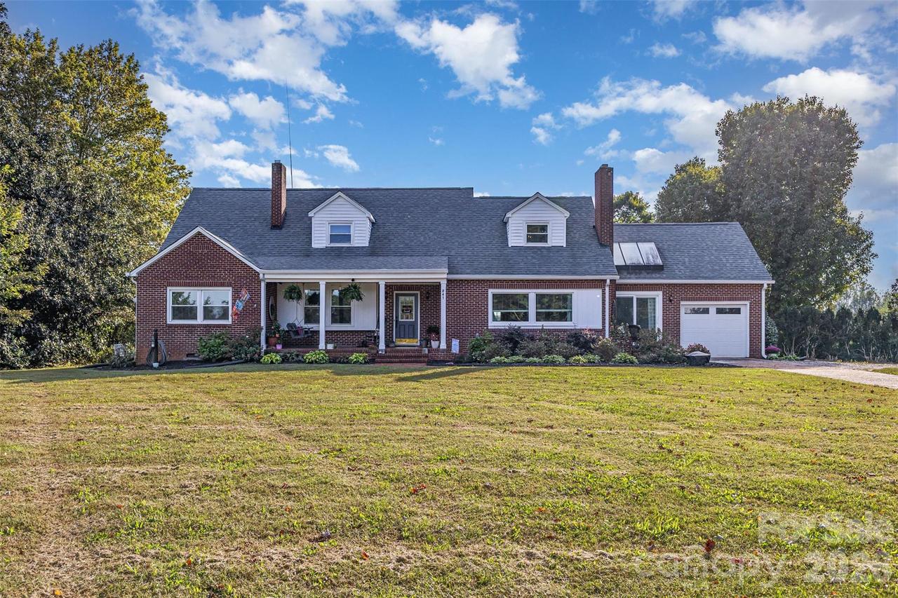 941 Casar Belwood Rd., Lawndale, NC 28090