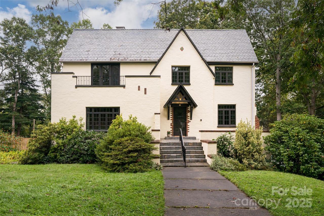 21 Lynwood Rd., Asheville, NC 28804