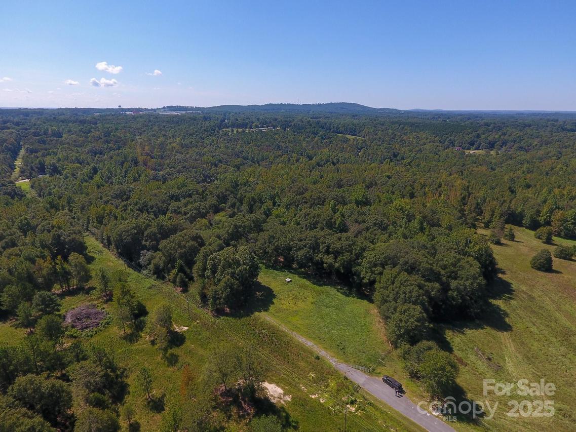 330 Mallard Dr., Grover, NC 28073