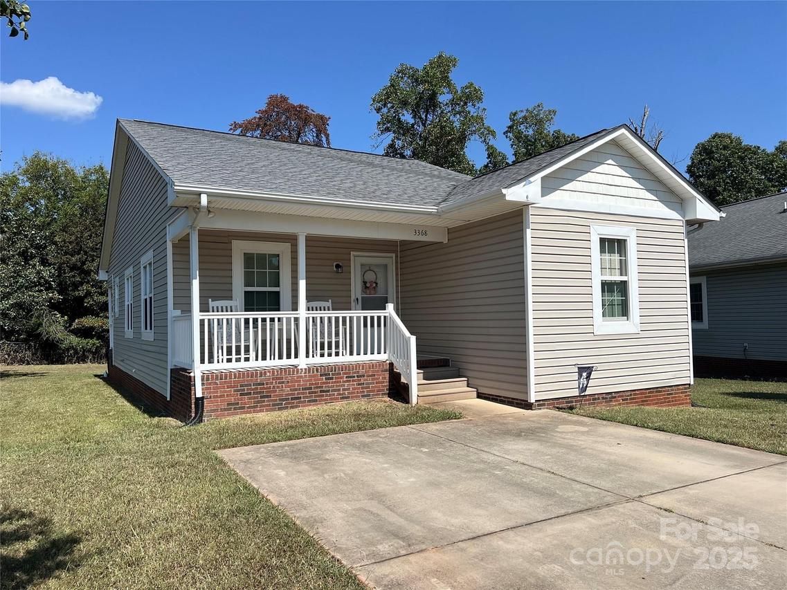 3368 Treadwell Ln., Newton, NC 28658