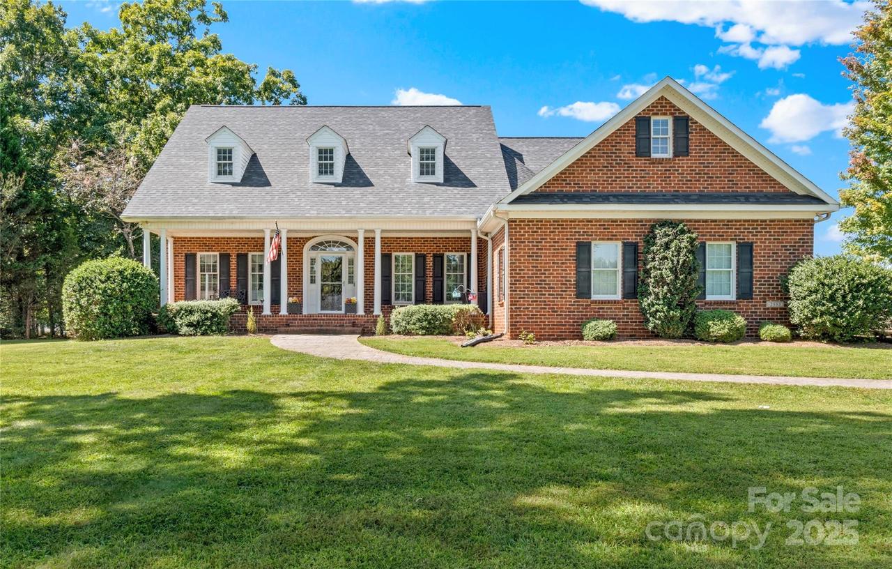 2553 Country Club Rd., Yadkinville, NC 27055