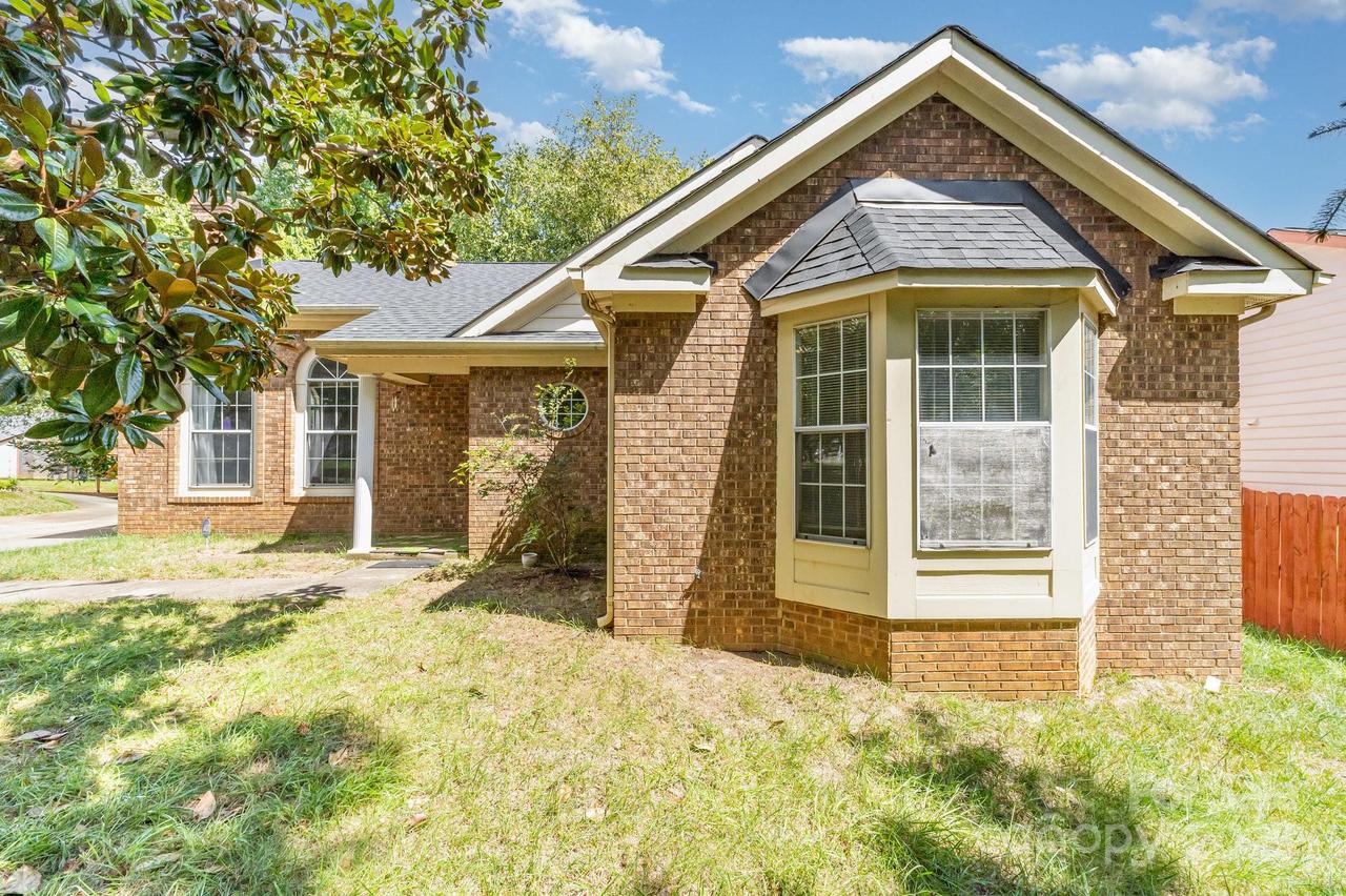 900 Gretna Green Dr., Charlotte, NC 28217
