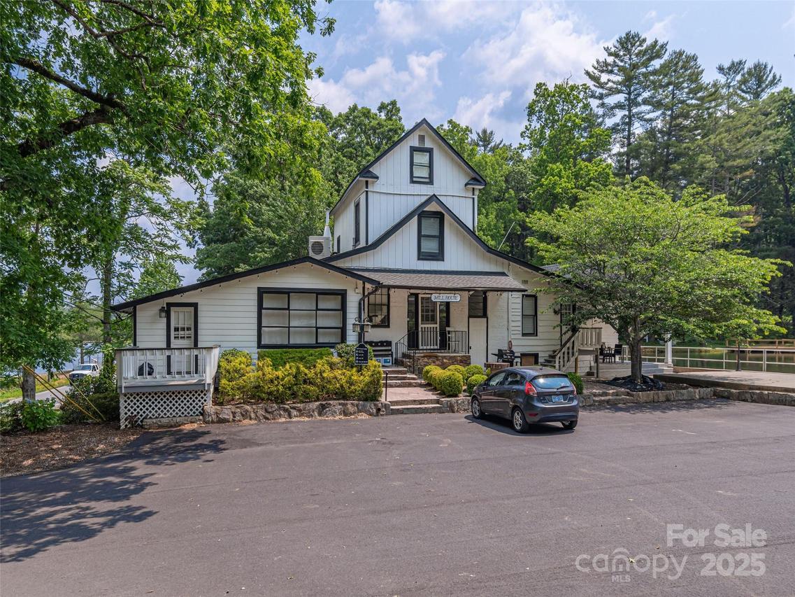 1150 W Blue Ridge Rd. #103, Flat Rock, NC 28731