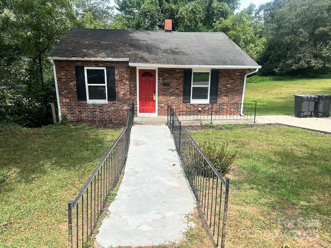 621 E Sharpe St., Statesville, NC 28677