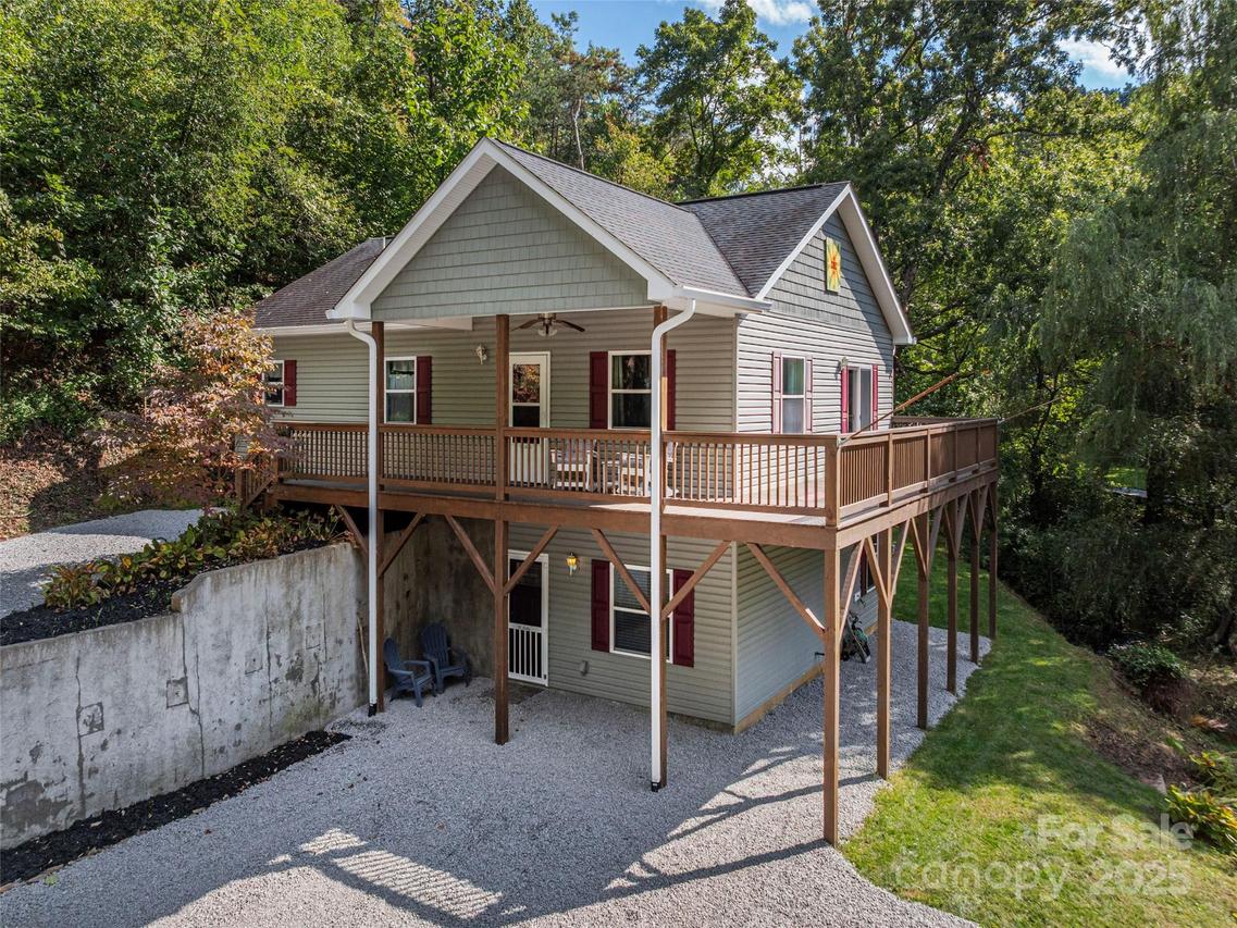 26 Azalea Dr., Clyde, NC 28721