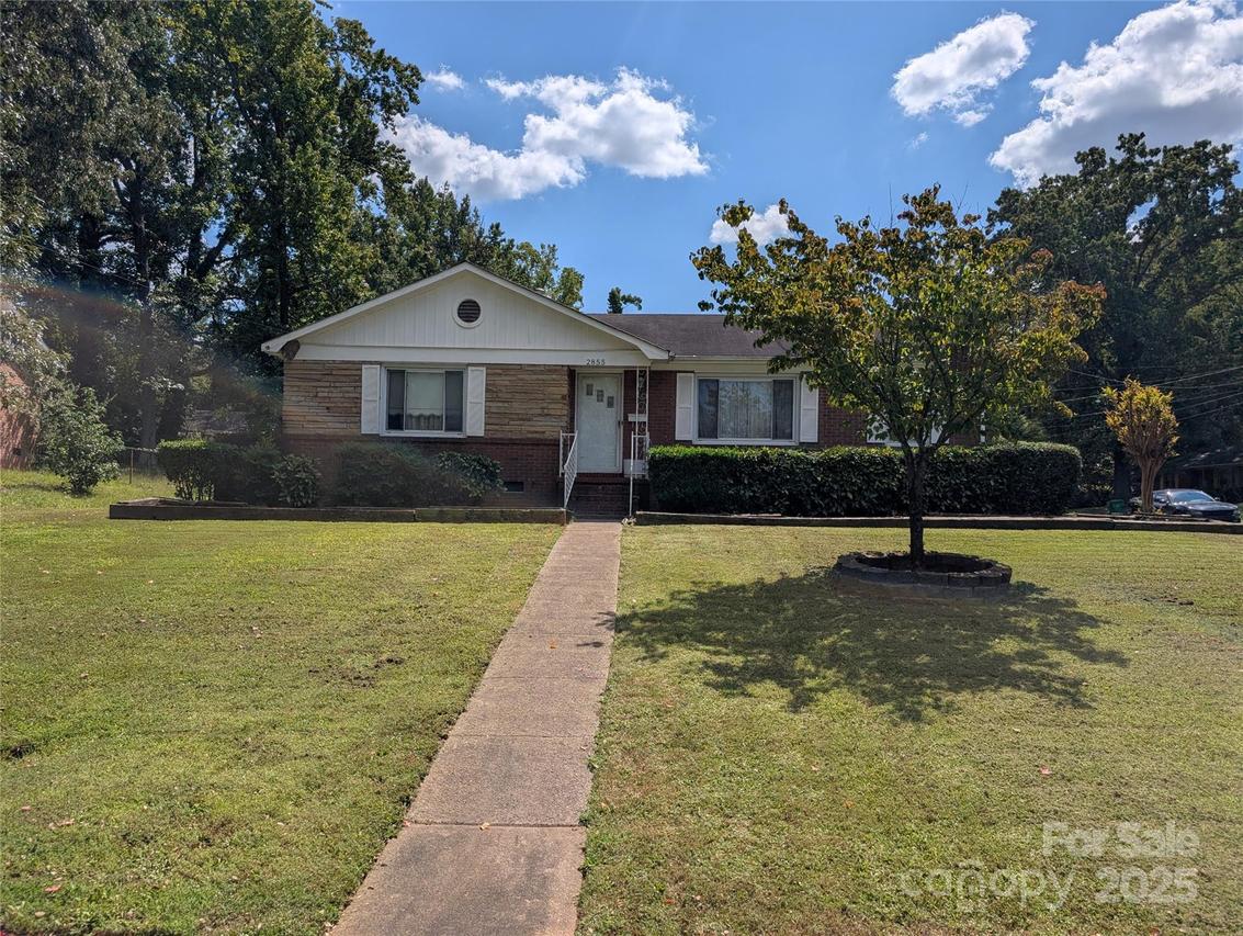 2855 Fordwood Dr., Charlotte, NC 28208