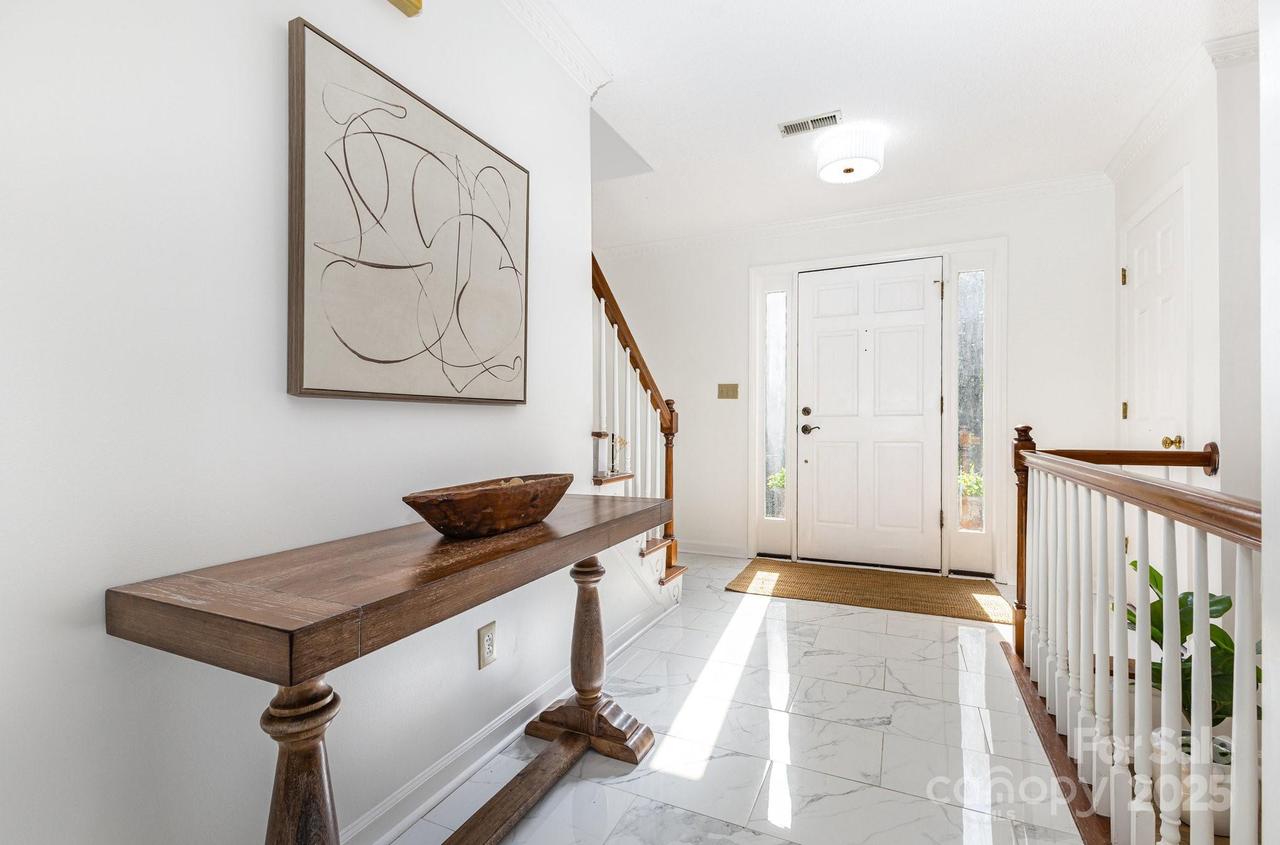 944 Evian Ln., Matthews, NC 28105