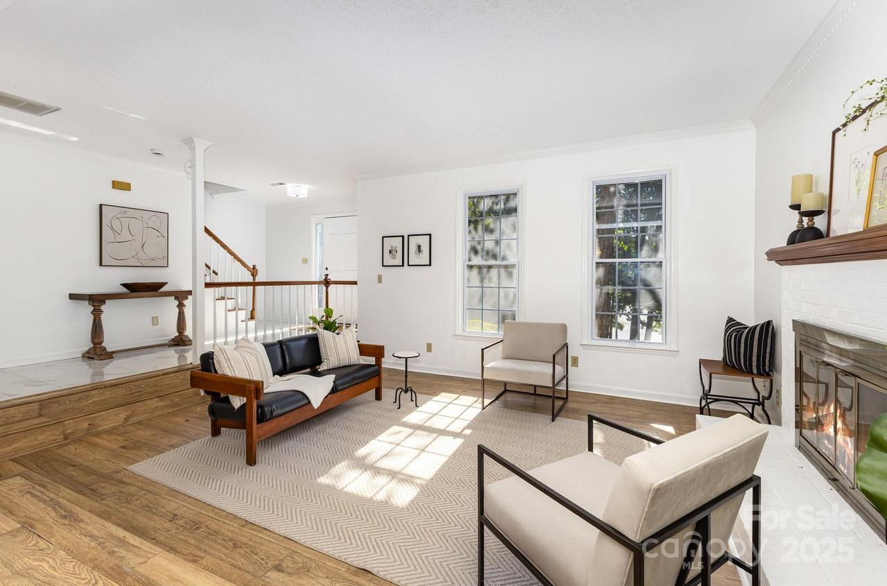 944 Evian Ln., Matthews, NC 28105