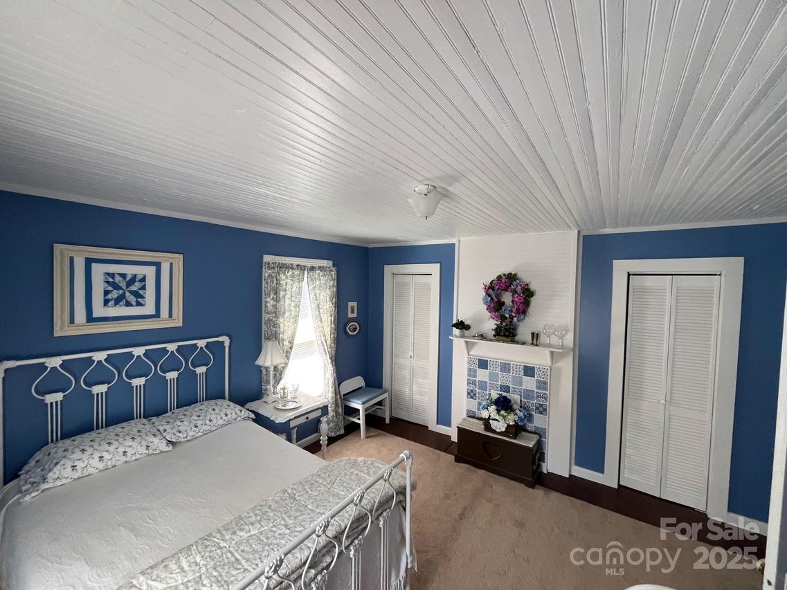 66 W Crawford St., Old Fort, NC 28762