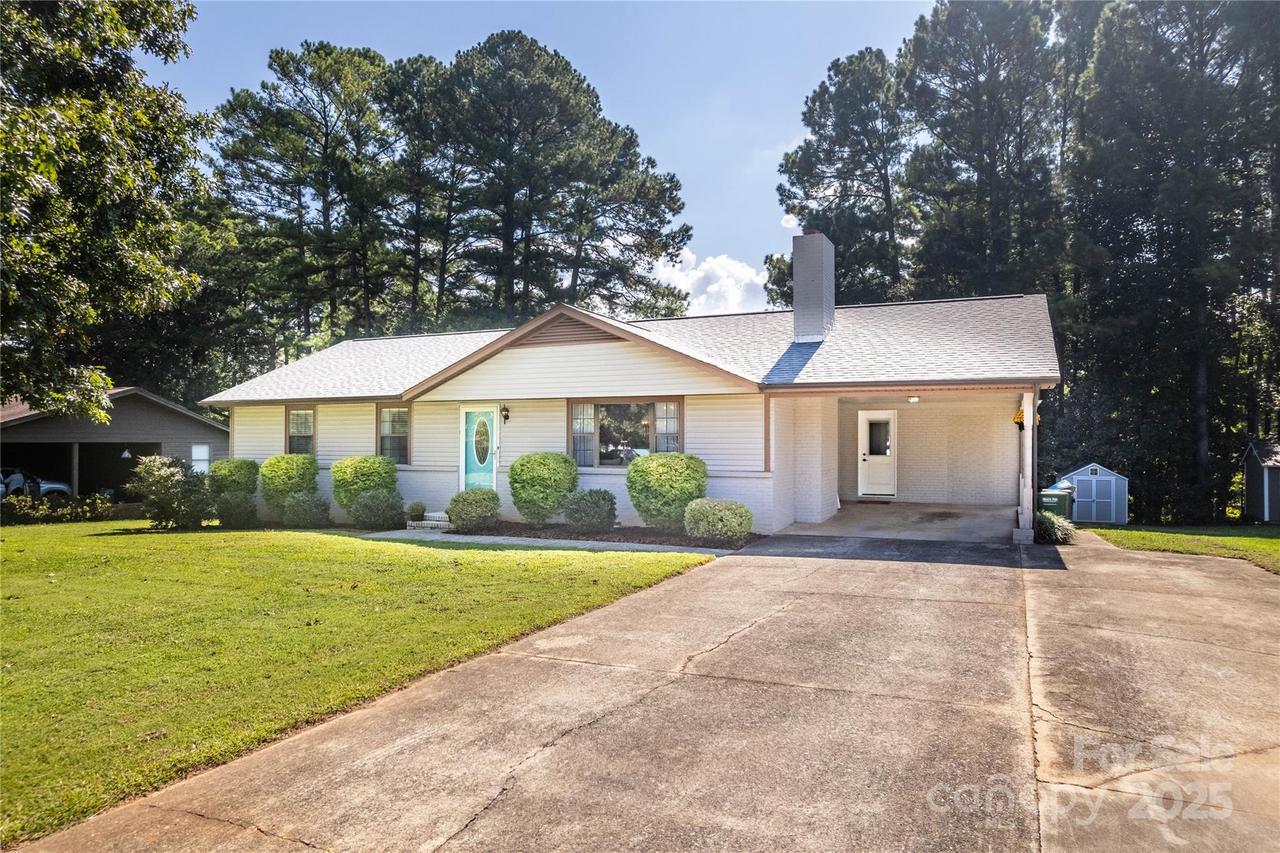 207 Timberlane Dr., Belmont, NC 28012