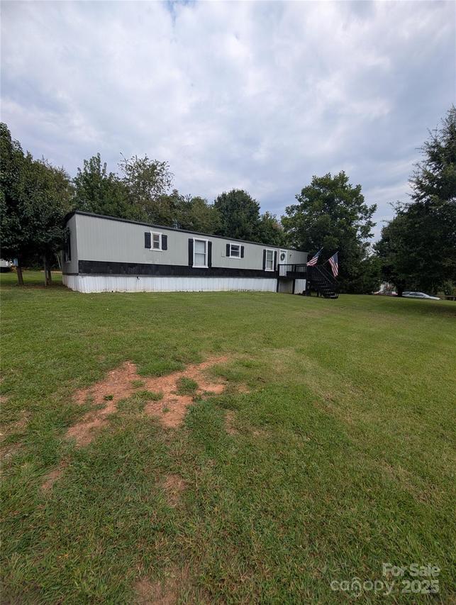 126 Cedarvale Dr., Harmony, NC 28634