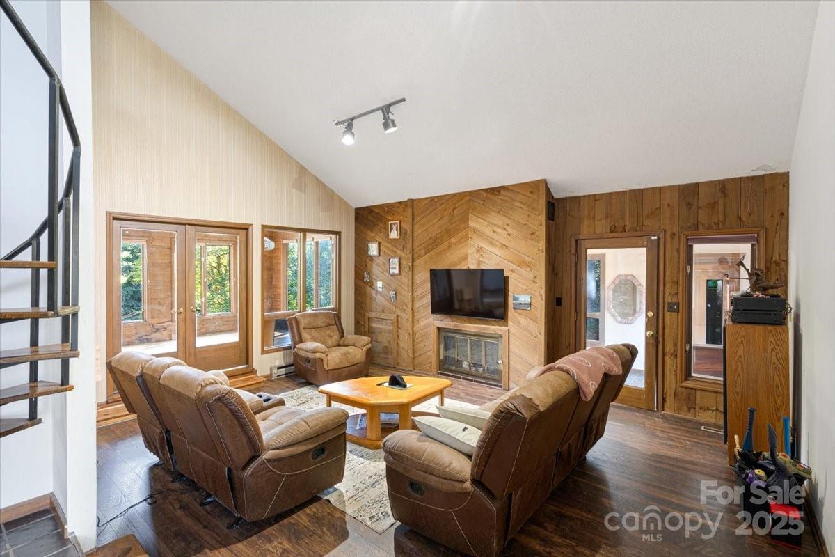 212 Primrose Ln., Lexington, NC 27295