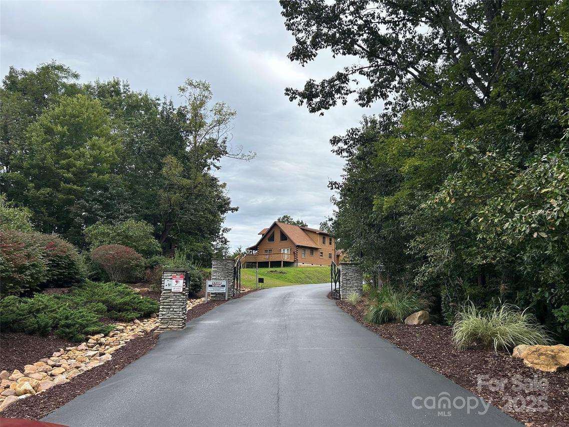 168 Robinwood Tr., Bostic, NC 28018