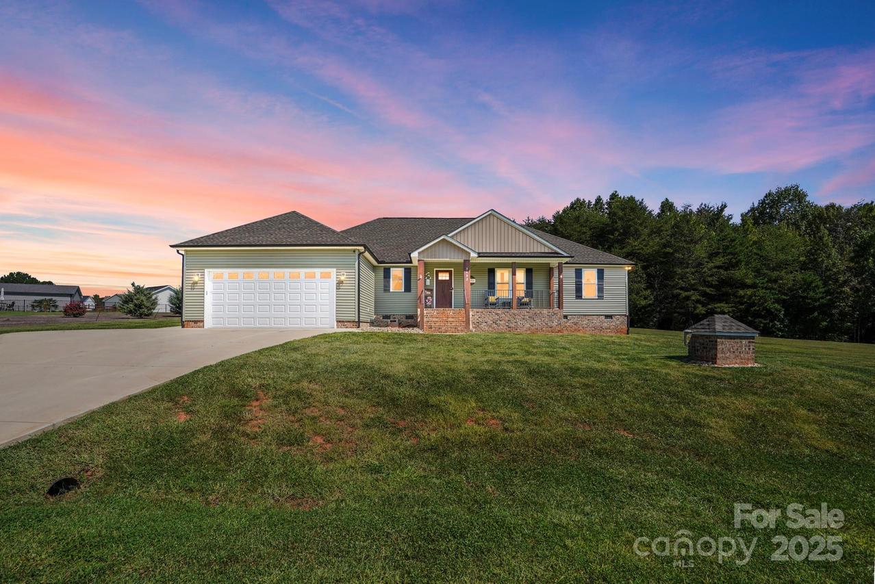 3482 Storybrook Ln., Sherrills Ford, NC 28673