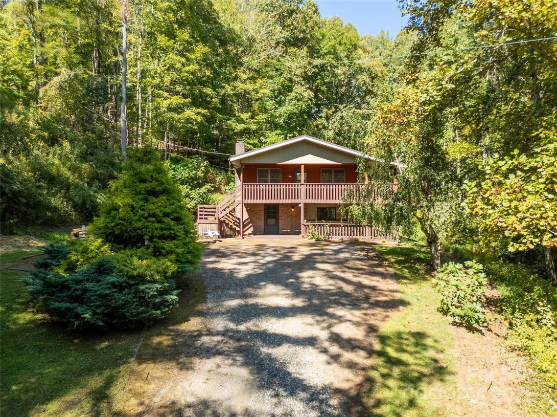 179 Cabin Hill Rd., Burnsville, NC 28714