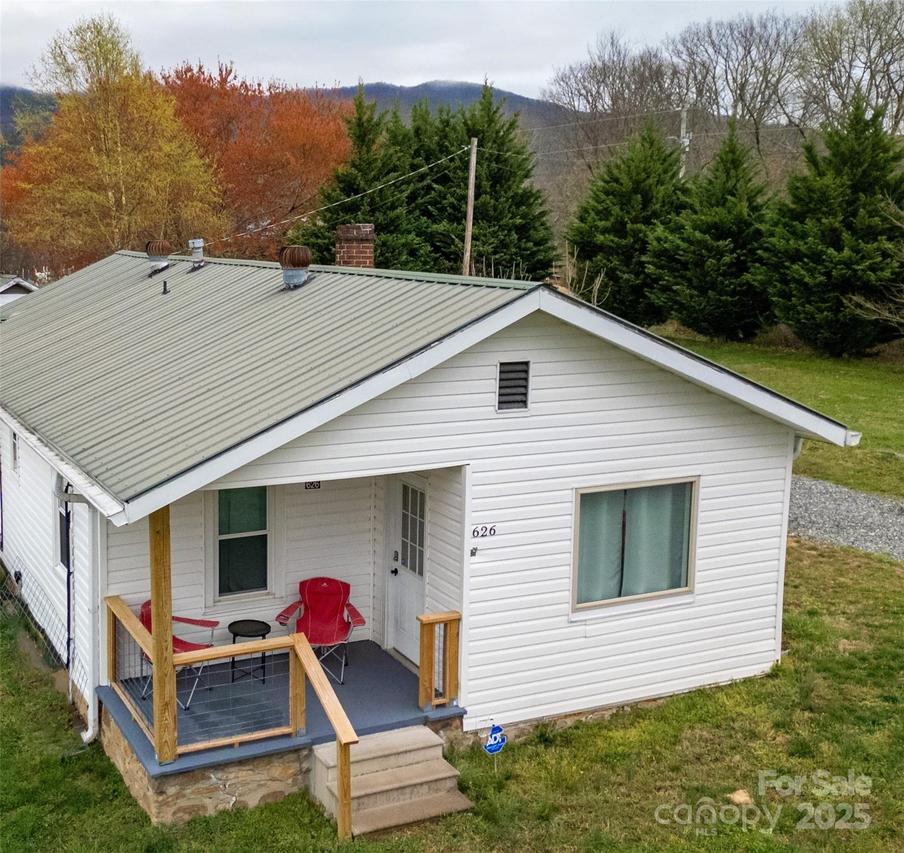 626 Fairview Loop, Hot Springs, NC 28743