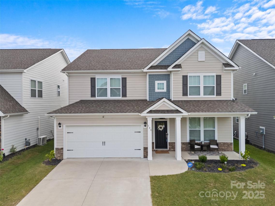 108 Thornberry Rd., Hendersonville, NC 28792