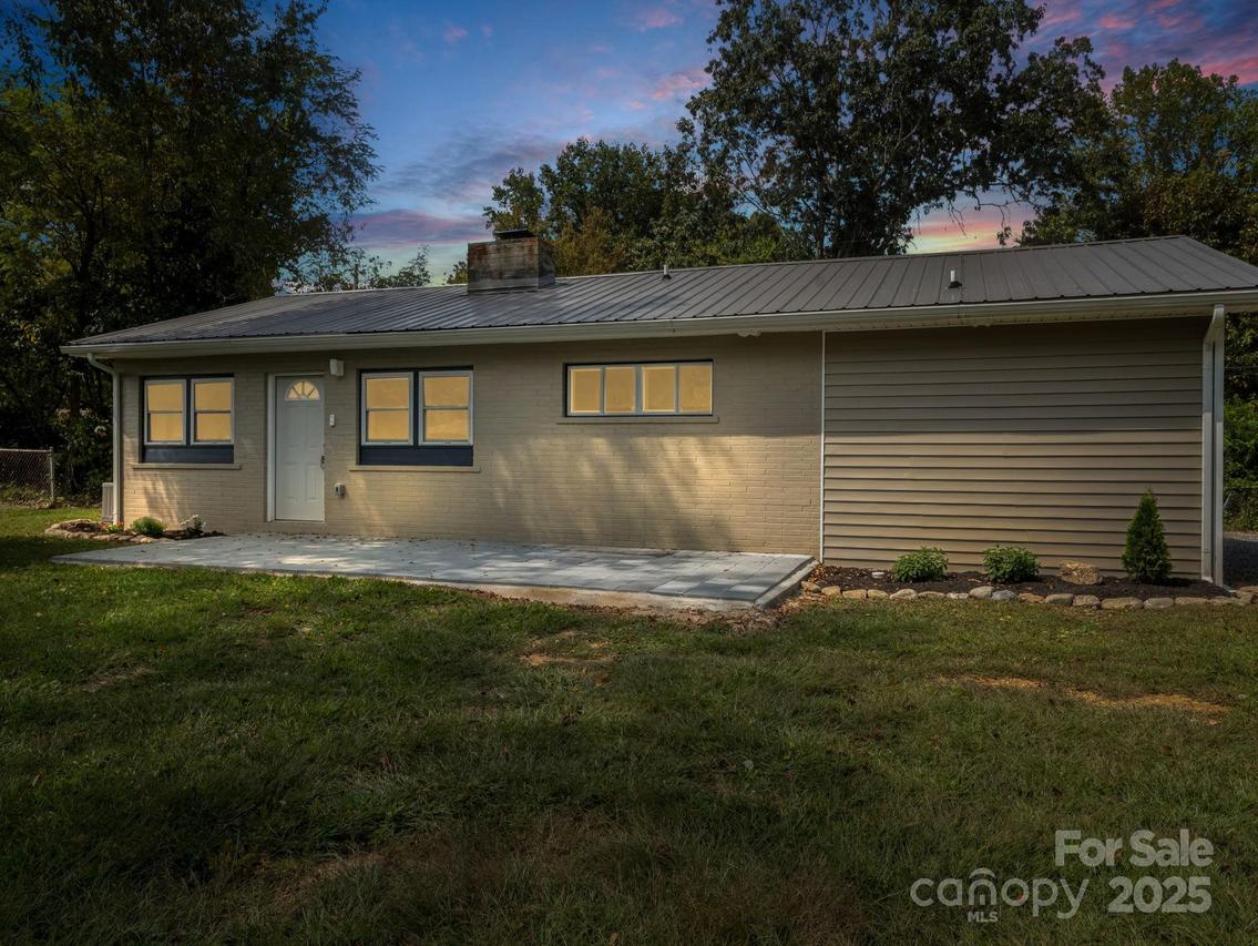 67 Robinson Ave., Asheville, NC 28803