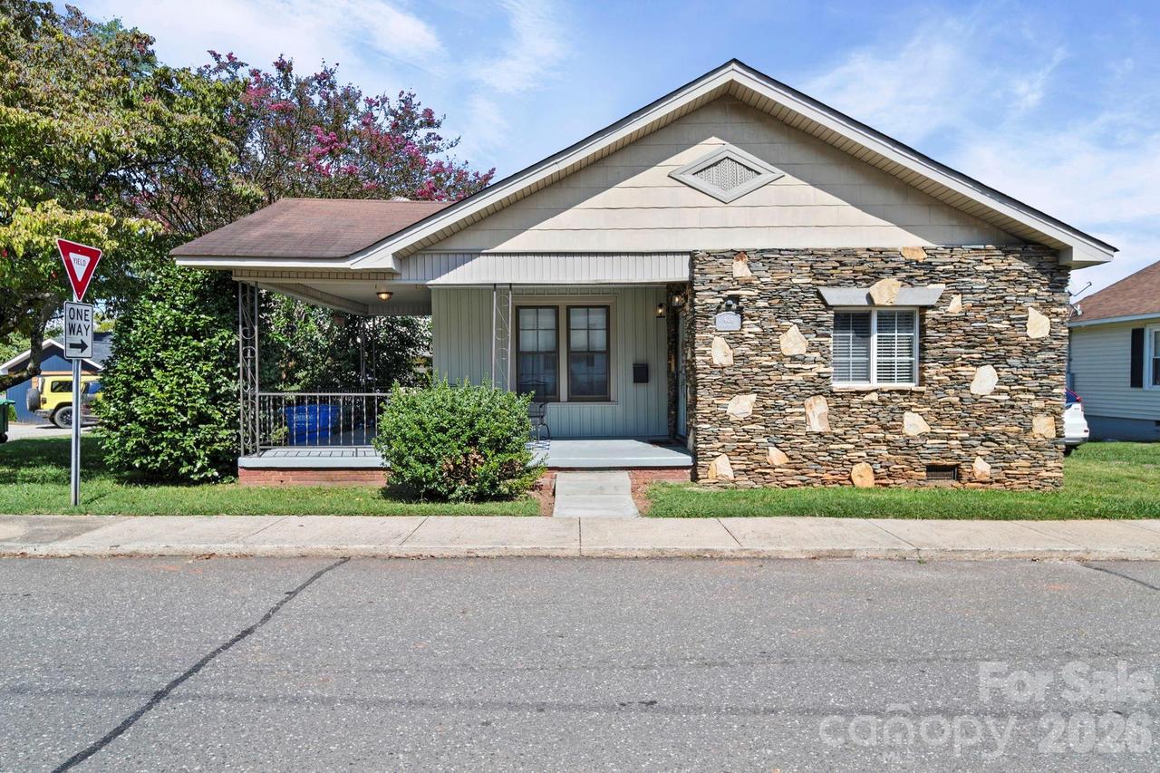 408 Woodlawn Ave., Cramerton, NC 28032