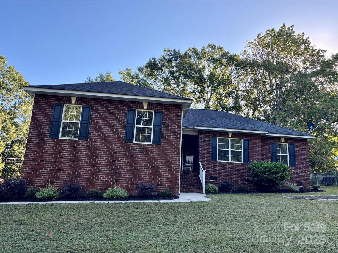 518 N Camden Rd., Wingate, NC 28174