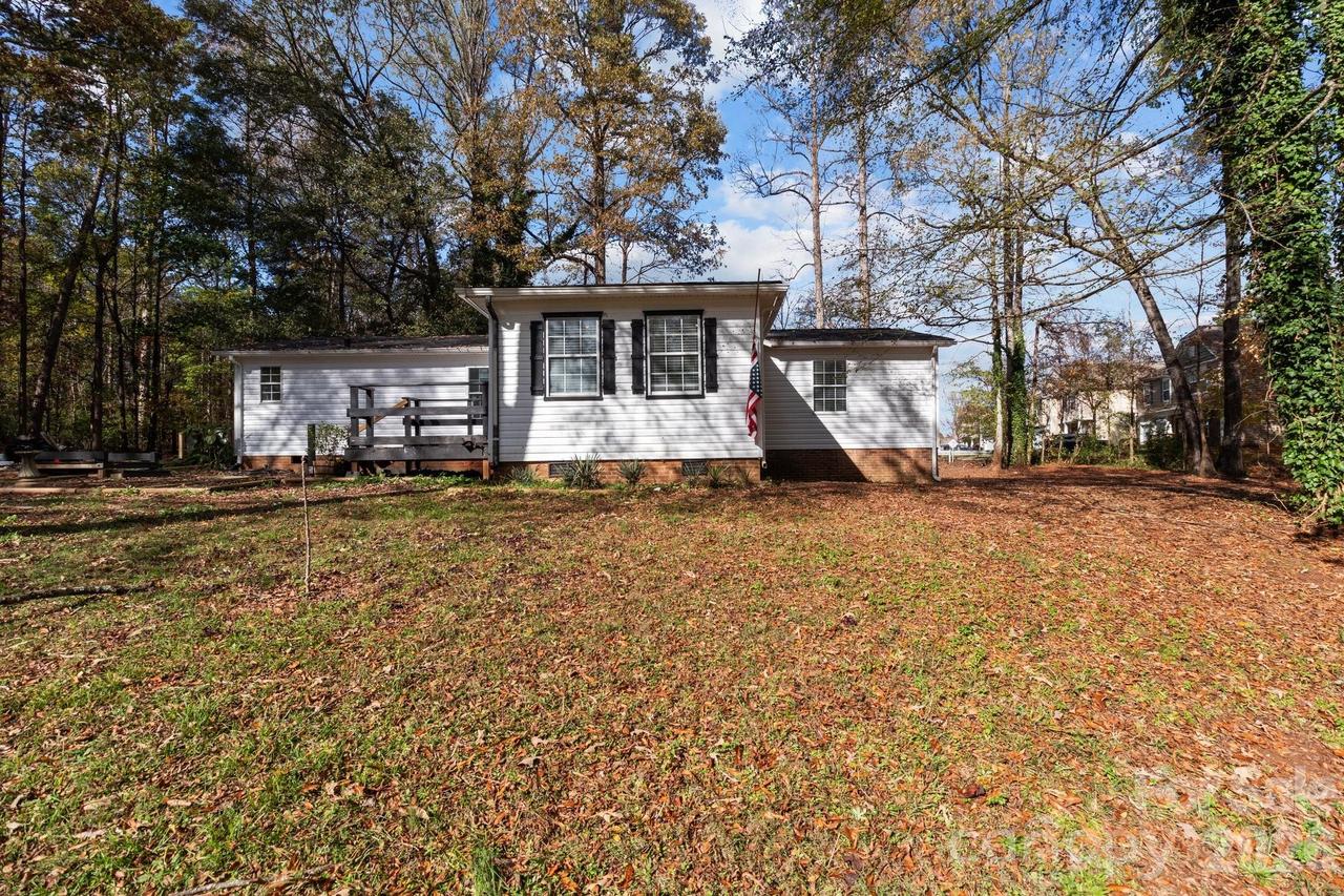 4642 Mcclure Rd., Charlotte, NC 28216