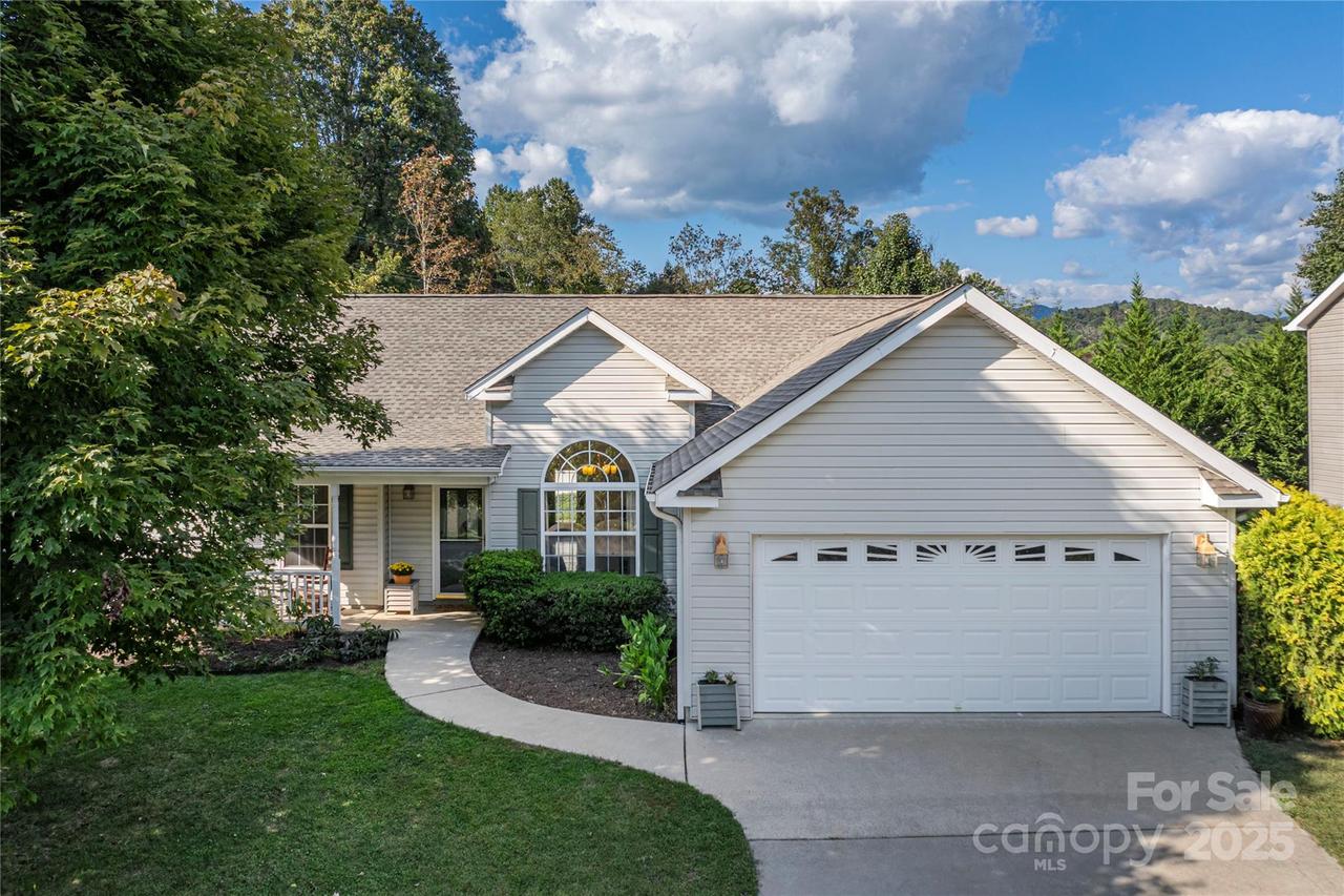 20 Ridgeland Ln., Asheville, NC 28805