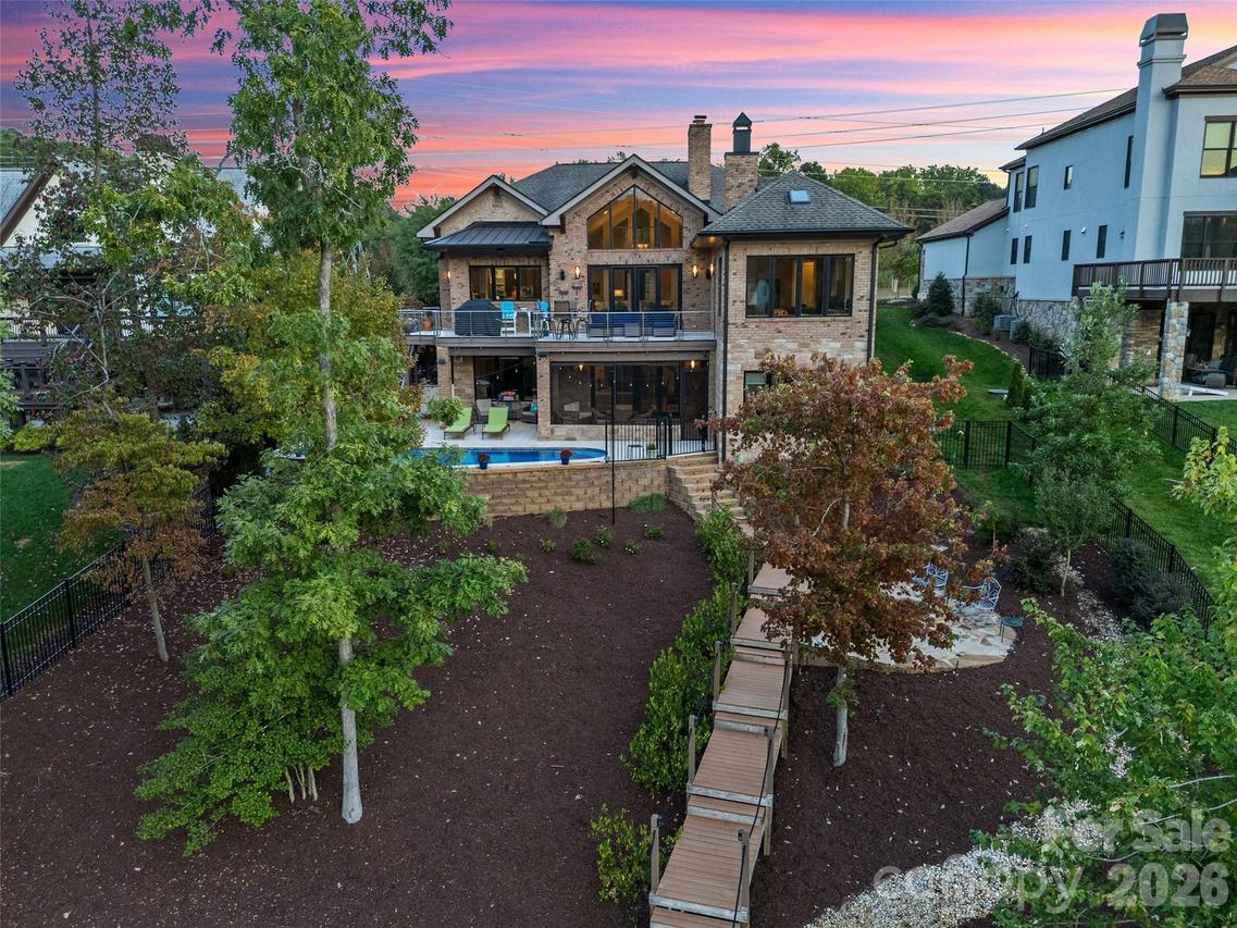 6032 Headlands Ct., Belmont, NC 28012